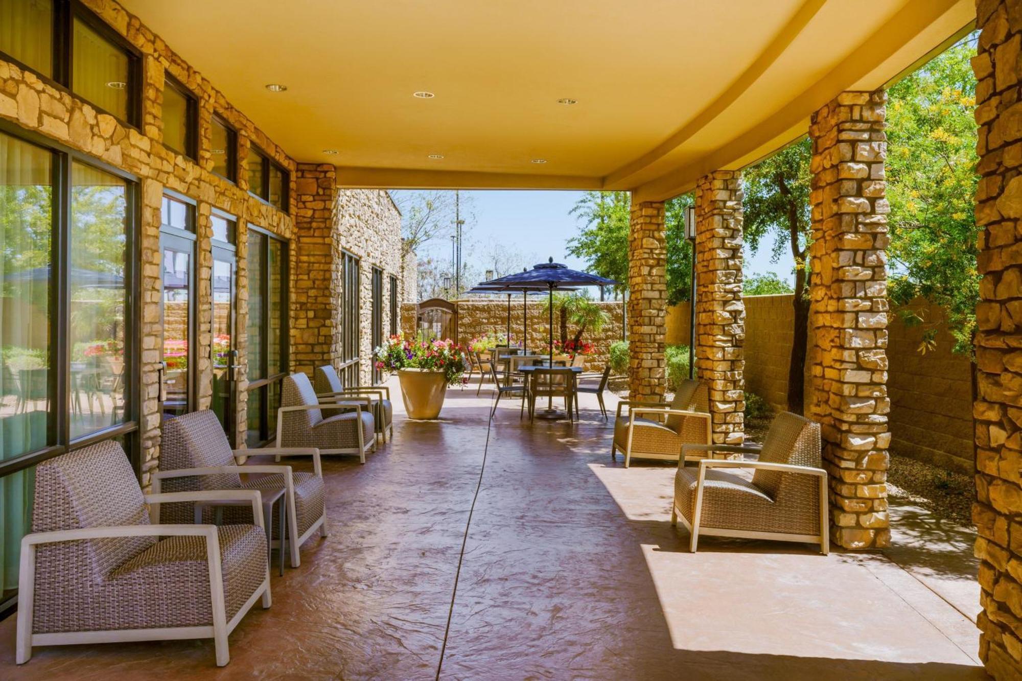 Courtyard By Marriott Phoenix Mesa Gateway Airport Exteriör bild